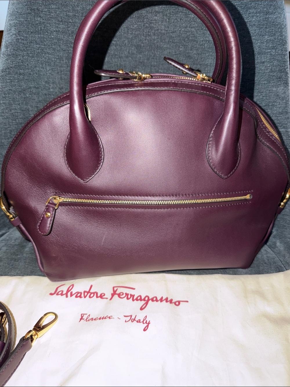 Salvatore Ferragamo Plum Leather 2 way purple Gold bardware with duffle bag - Picture 3 of 6